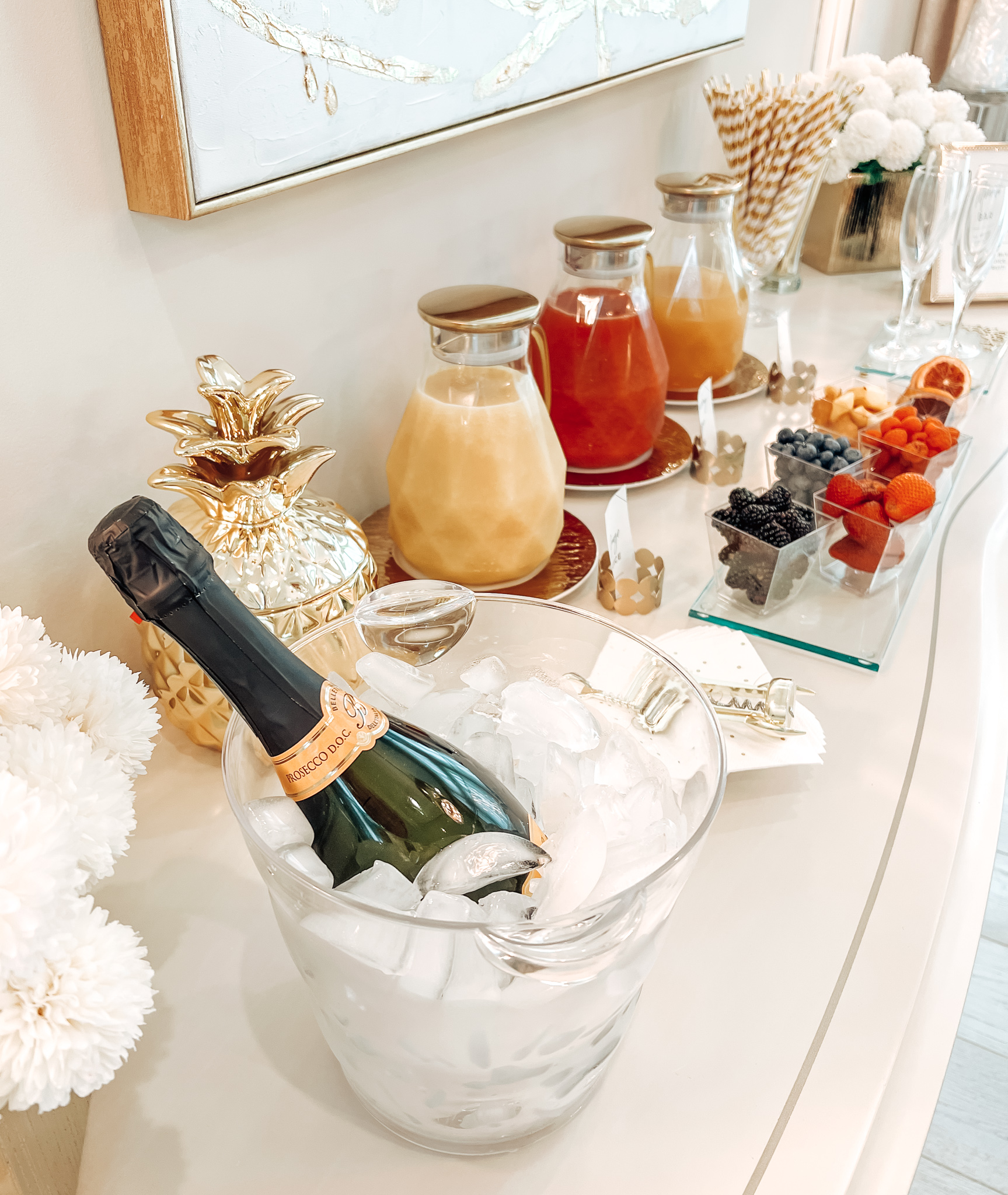 HOW TO SET UP A GORGEOUS MIMOSA BAR