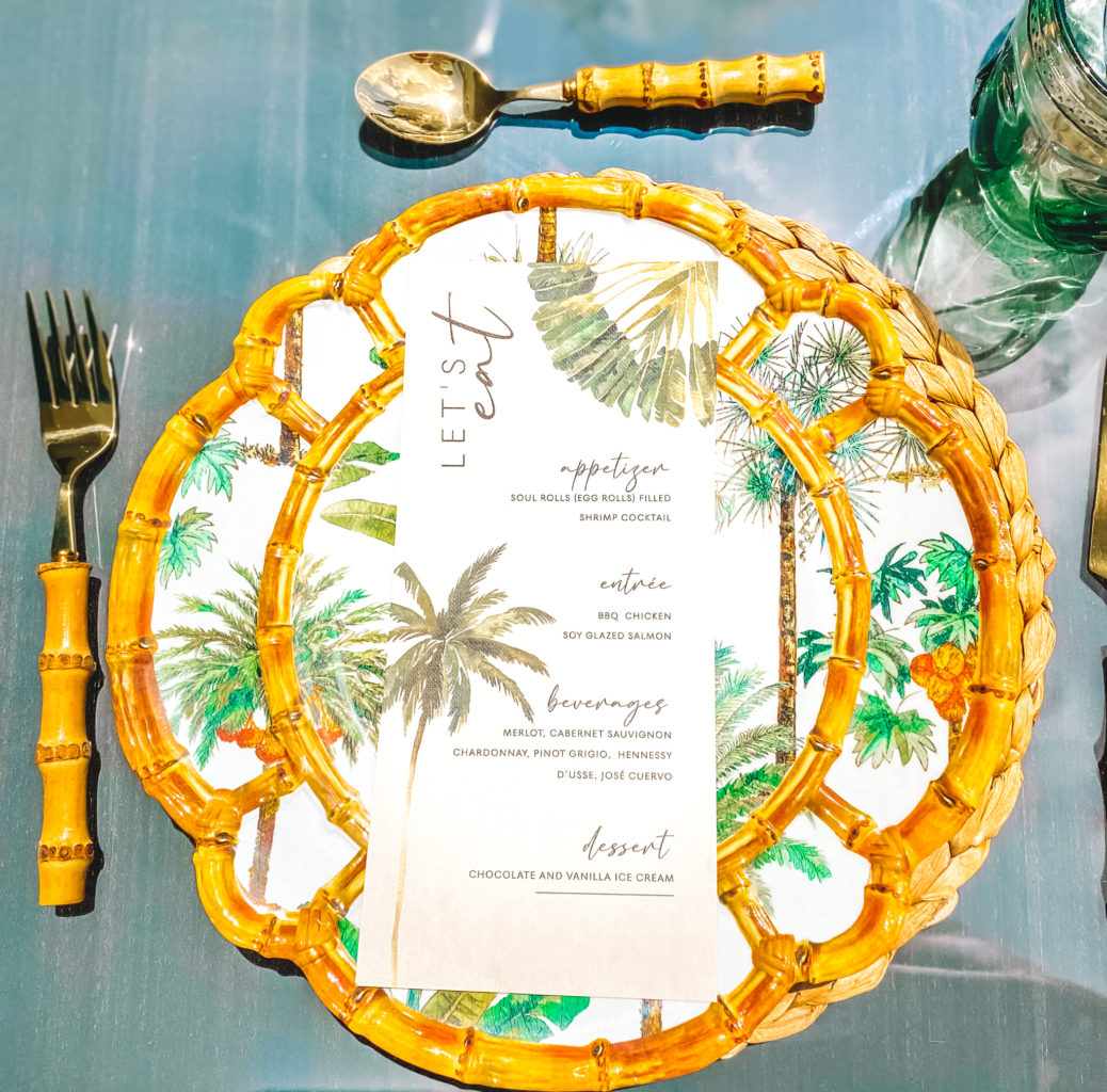 TROPICAL LUNCH BY THE POOL