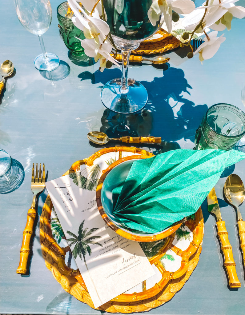 TROPICAL LUNCH BY THE POOL