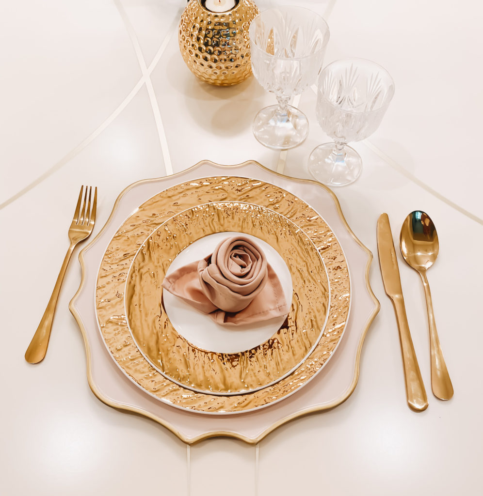 NAPKIN FOLDING IDEAS