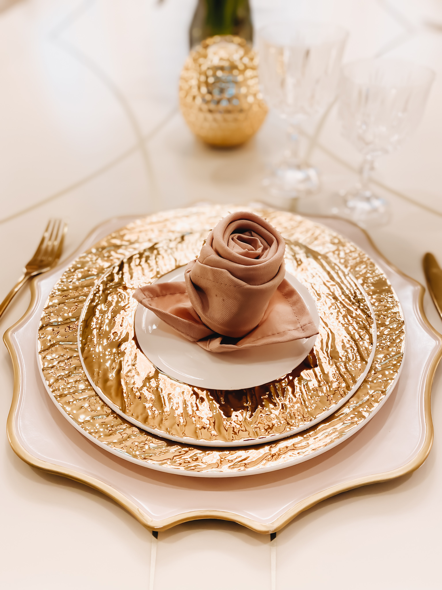GET CREATIVE WITH YOUR DINNER NAPKINS