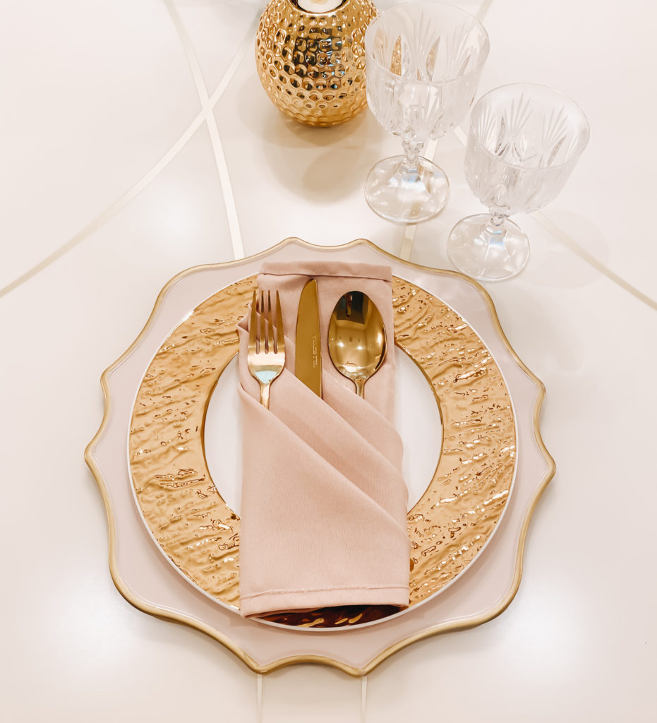 NAPKIN FOLDING IDEAS