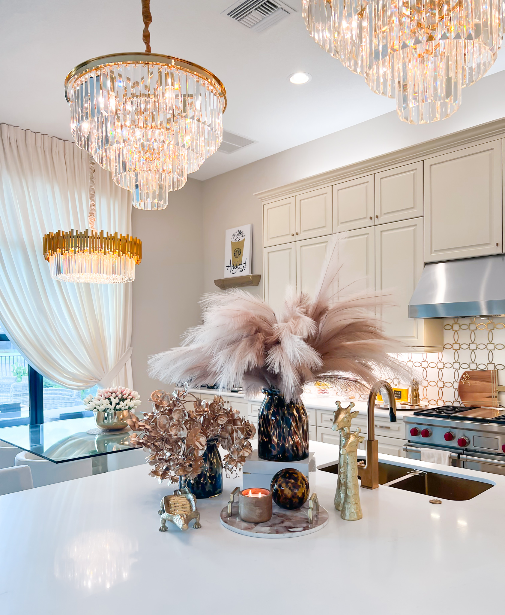 HOW TO PLAY WITH ELEMENTS OF A KITCHEN SAFARI TO CREATE A STYLISH VIGNETTE