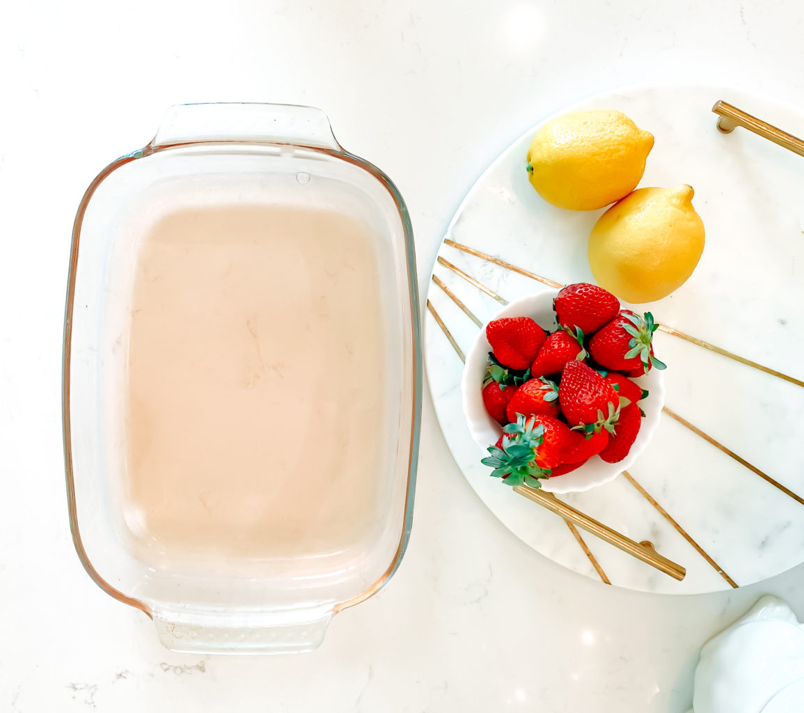 A FROSE' IS THE PERFECT DRINK TO SIP BY THE POOL. HERE'S THE RECIPE.