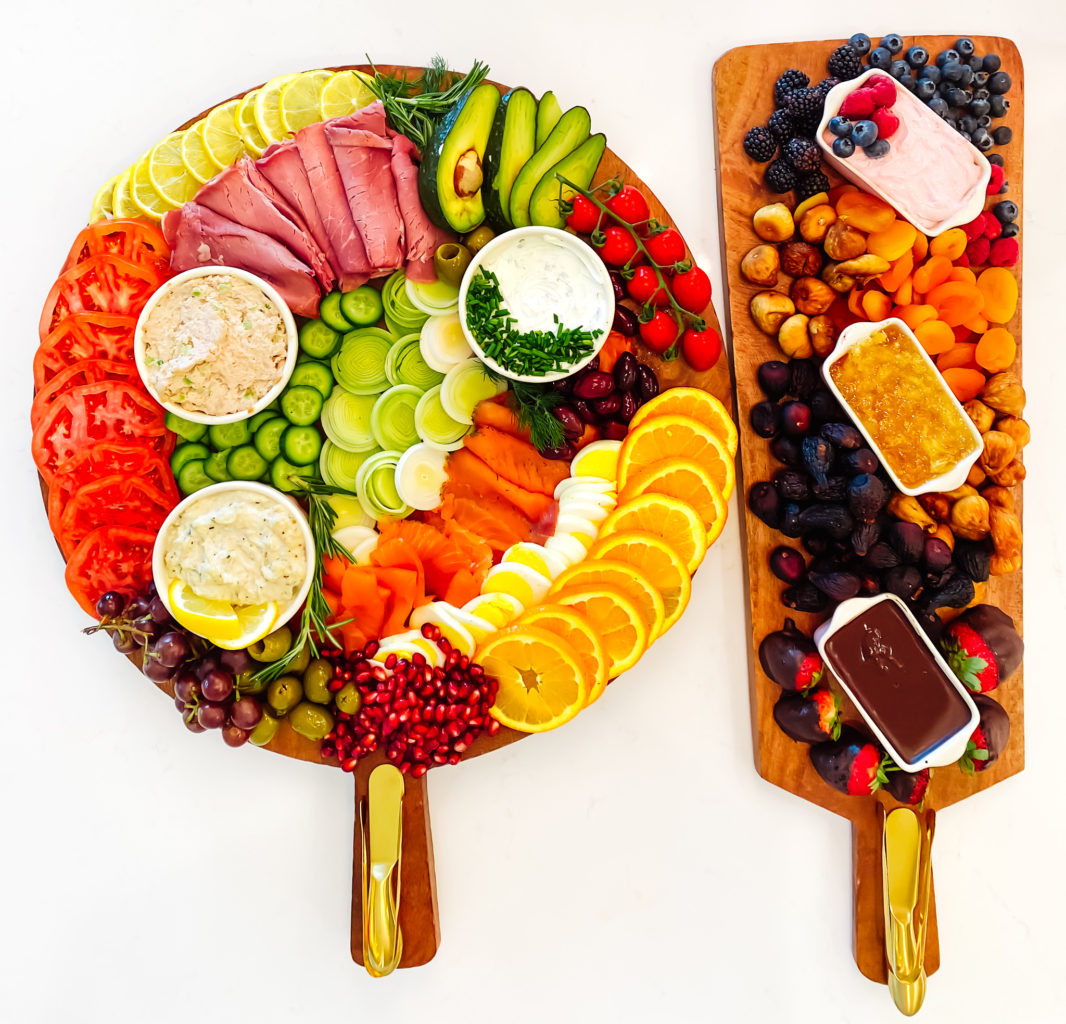 A LUSCIOUS BAGEL BOARD FOR A SUNDAY BRUNCH