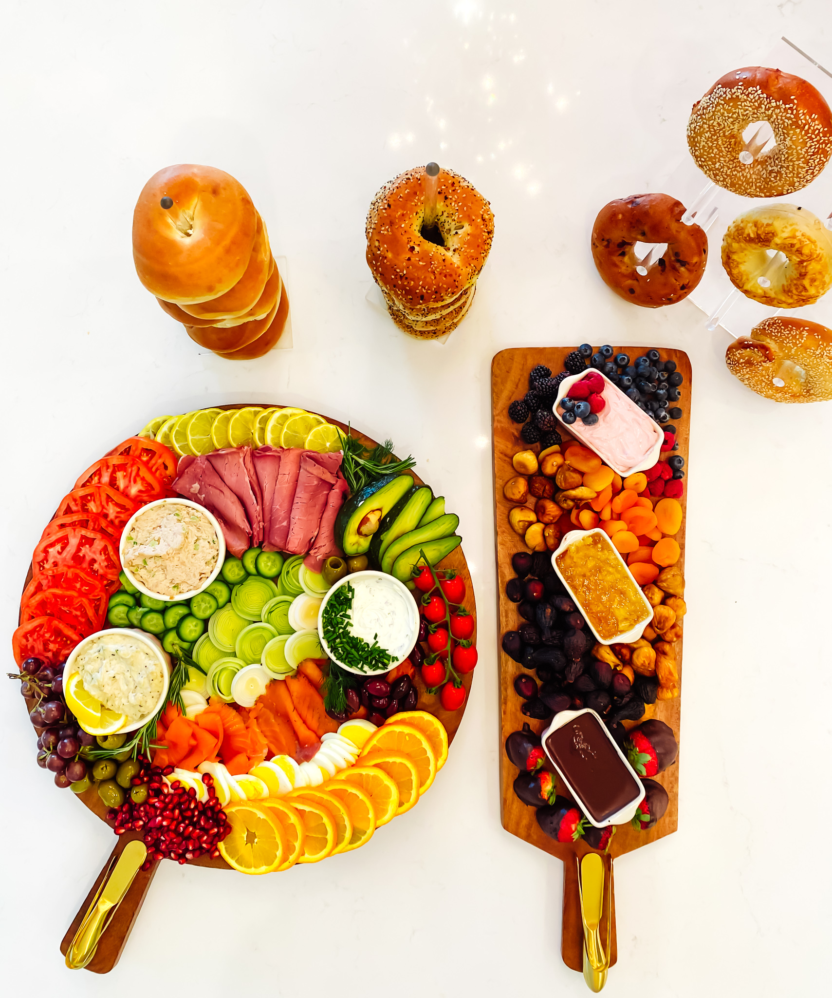 A LUSCIOUS BAGEL BOARD FOR A SUNDAY BRUNCH