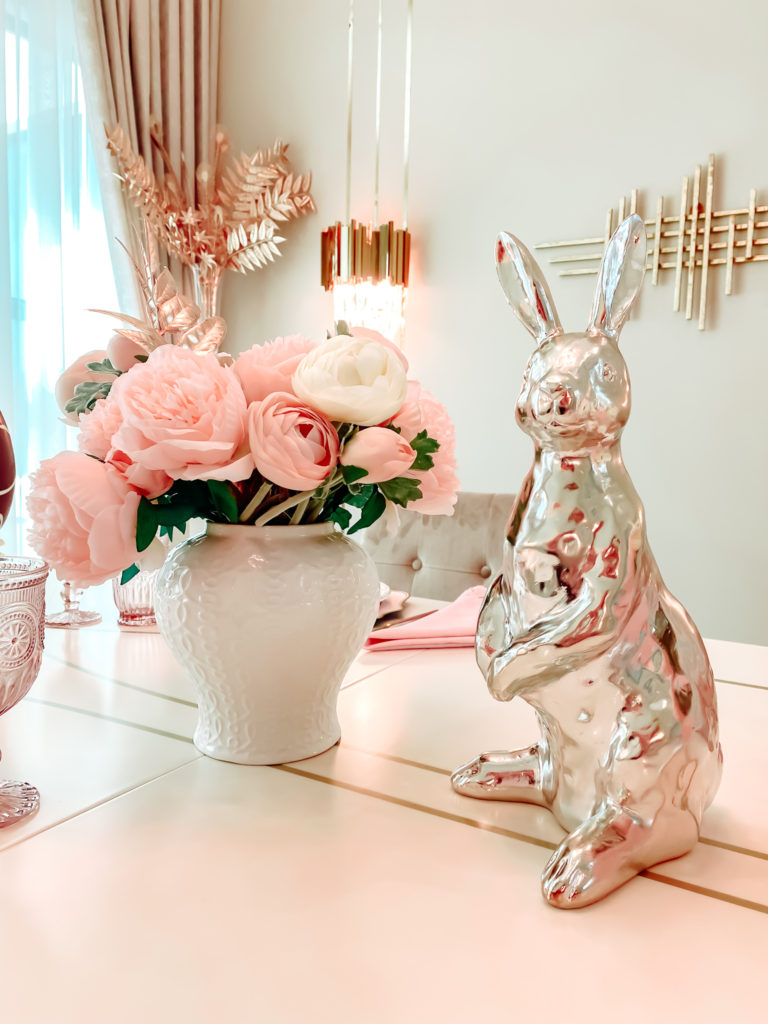 CREATE AN EASTER TABLESCAPE USING A PASTEL PALETTE AND ROMANTIC ACCENTS