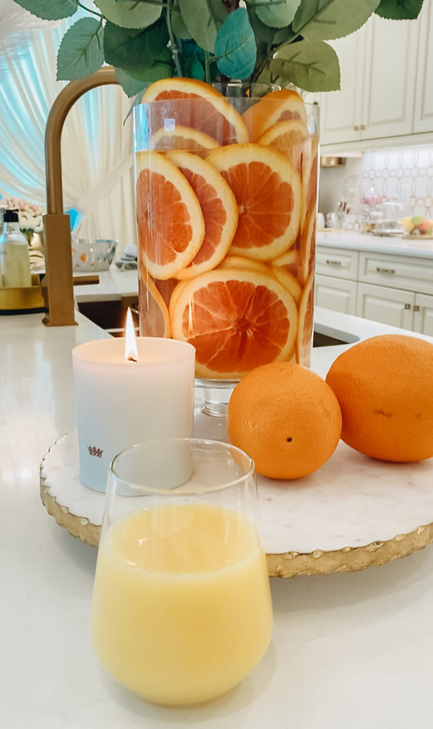 CREATE AN ORIGINAL FLORAL CENTERPIECE WITH ORANGES