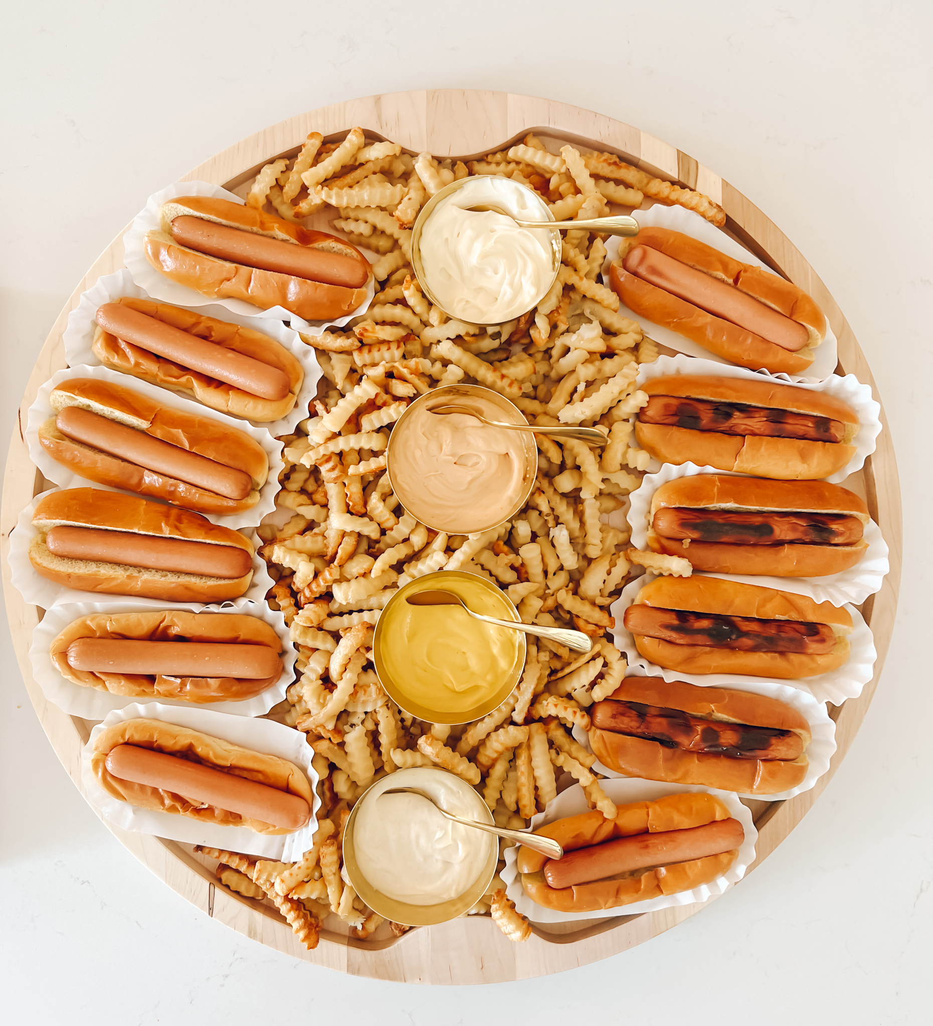 HOW TO SET UP THE ULTIMATE HOT DOG BAR