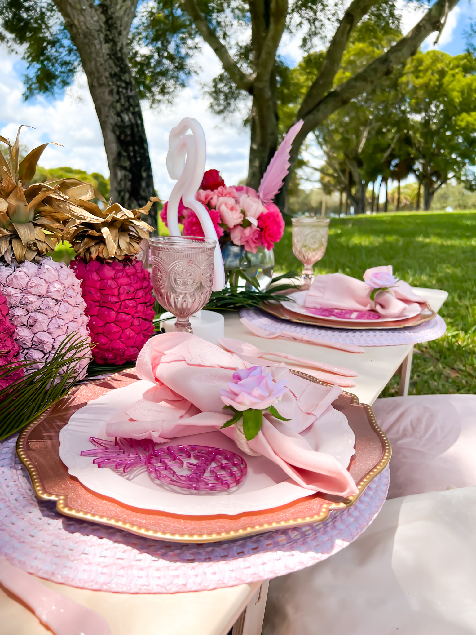 HOW TO DESIGN THE PERFECT GIRL’S PICNIC