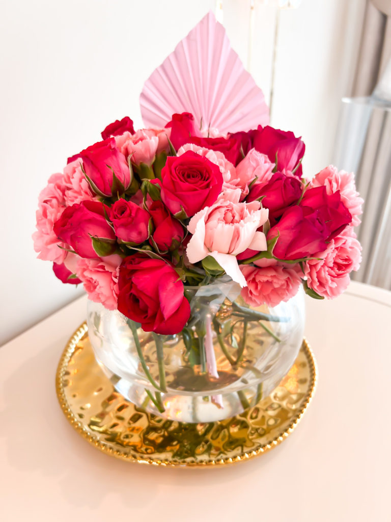 A HOT PINK AND BLUSH CENTERPIECE