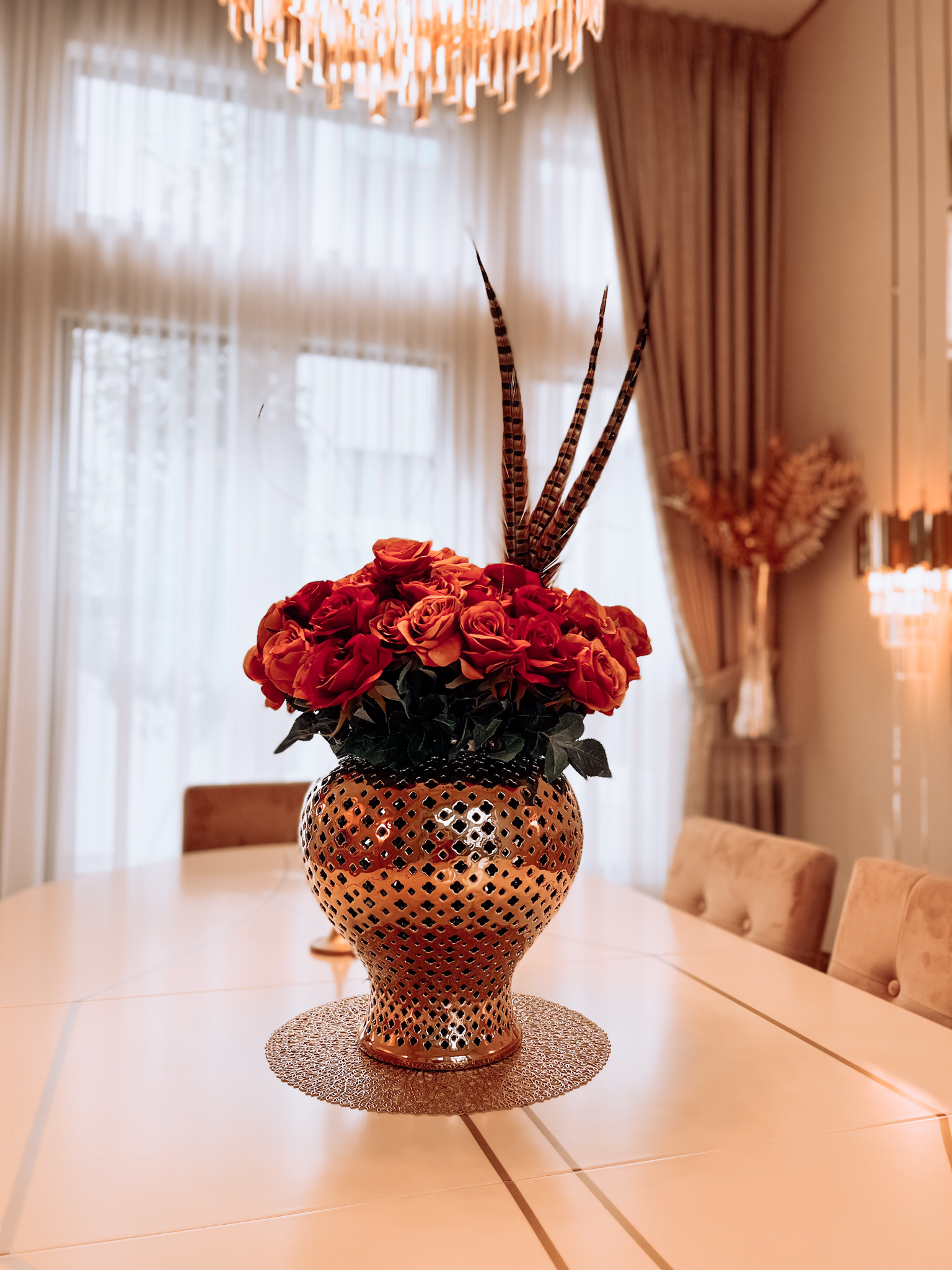 HOW TO CREATE AN EXQUISITE FALL FLORAL ARRANGEMENT