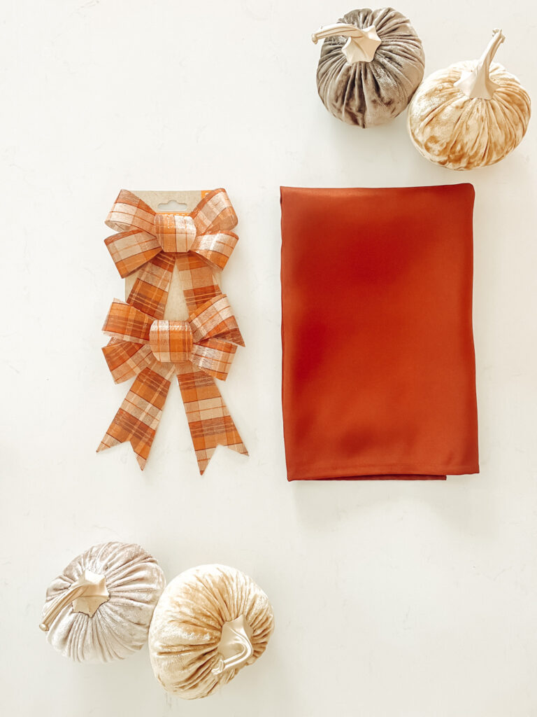 RIBBON NAPKIN STYLING