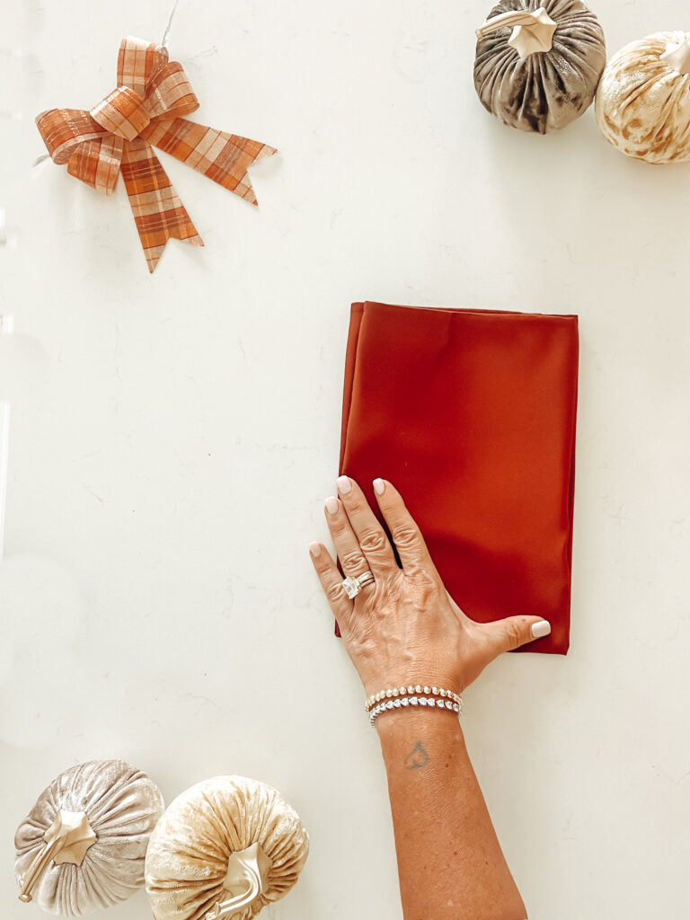 RIBBON NAPKIN STYLING