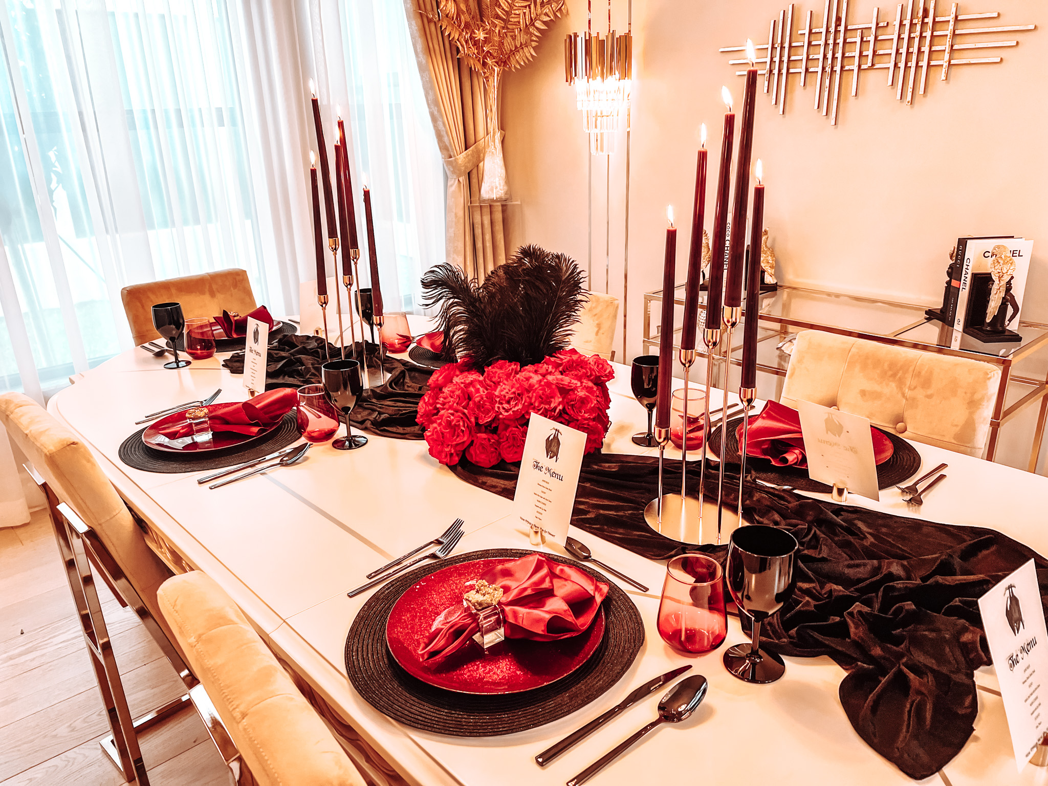 A VAMPIRE’S FEAST TABLESCAPE FOR HALLOWEEN