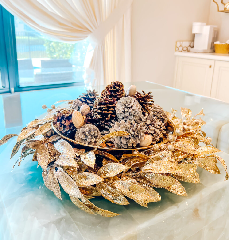 MAKE A GLAMOROUS FESTIVE CENTERPIECE IN 5 MINUTES