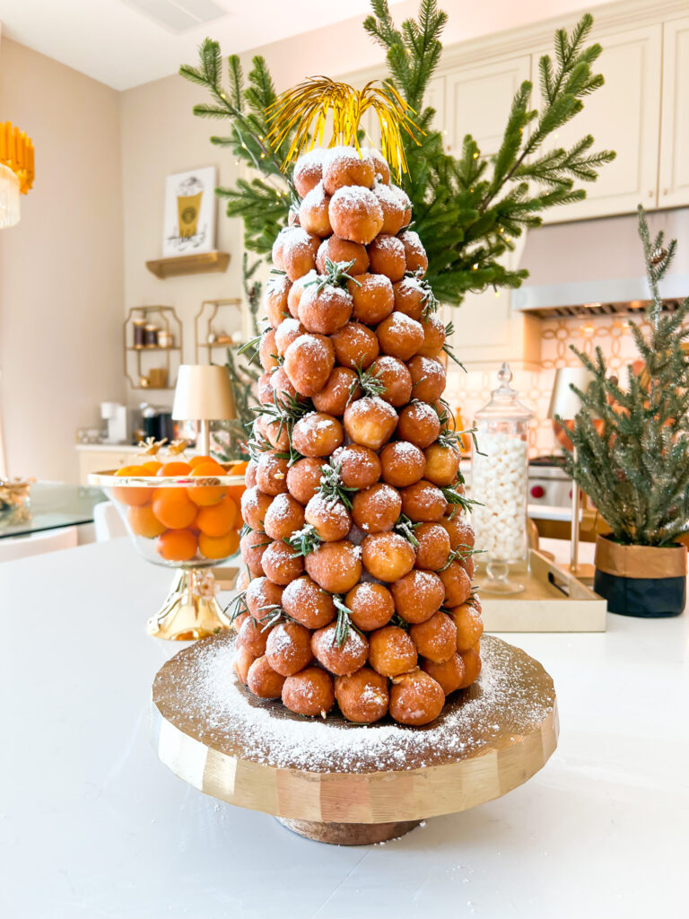 DONUT CHRISTMAS TREE