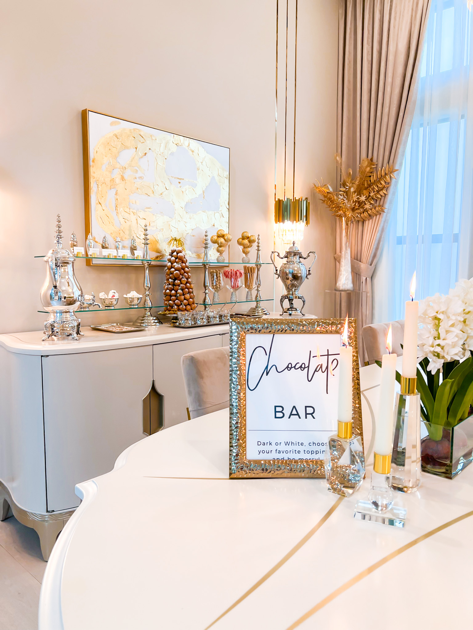 CREATE A SUMPTUOUS HOT CHOCOLATE BAR