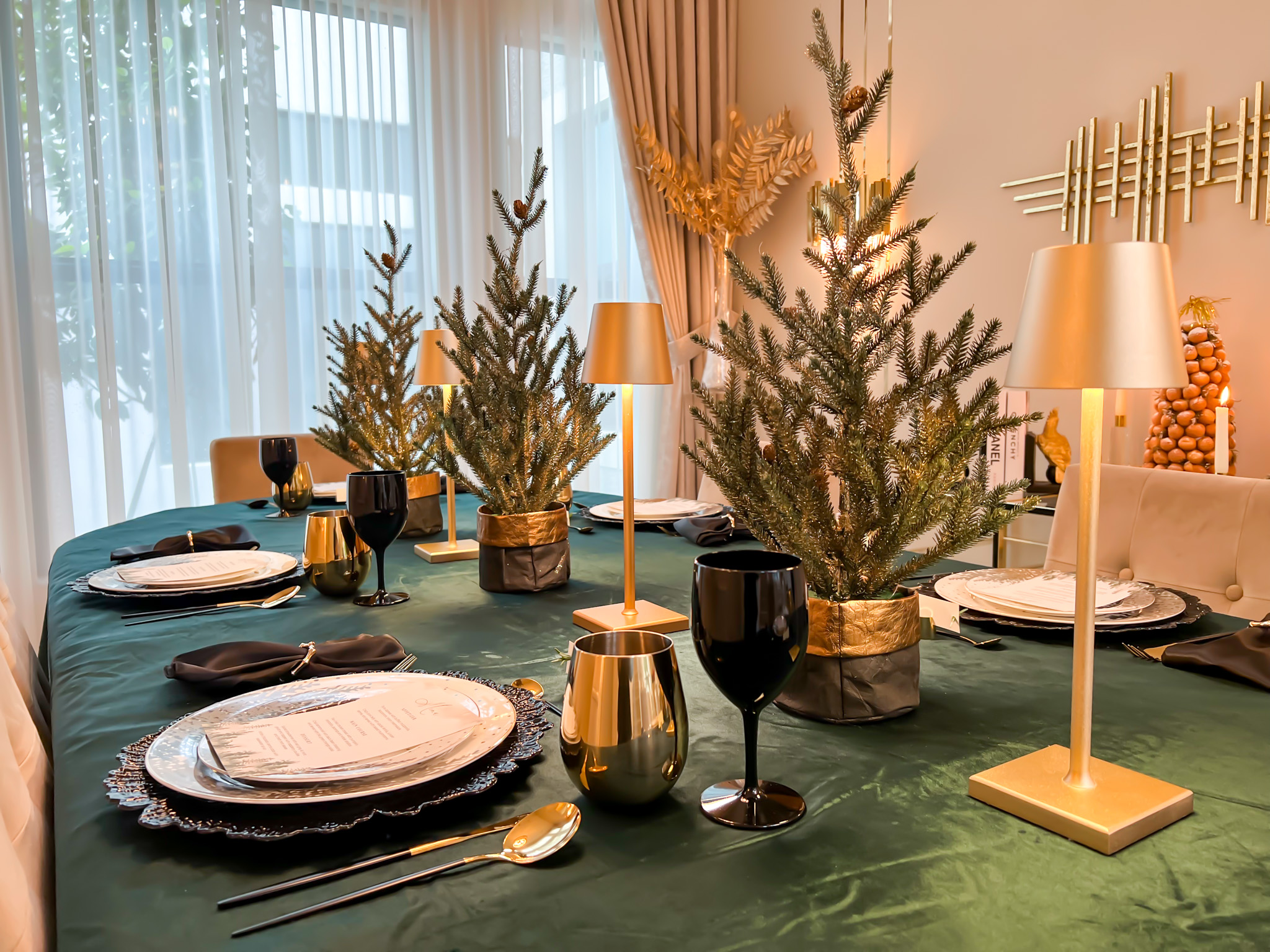 CREATE A CONTEMPORARY FOREST TABLESCAPE