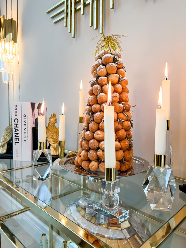 CONTEMPORARY FOREST CHRISTMAS TABLESCAPE 