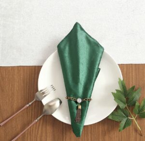 20″x20″ Hunter Green Wholesale Premium Seamless Velvet Linen Napkins – 5 PCS