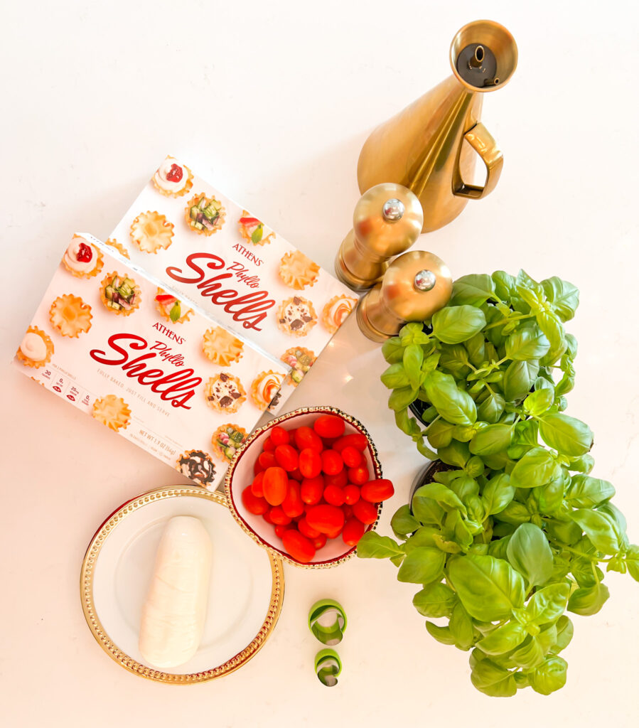 THE CUTEST CAPRESE TARTLETS EVER 