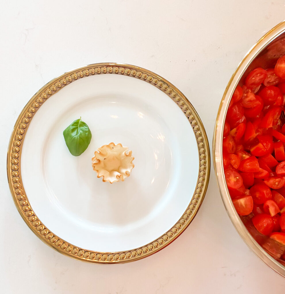 THE CUTEST CAPRESE TARTLETS EVER 
