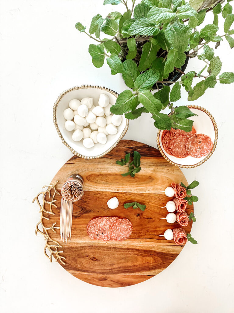 A BOARD FULL OF SALAME ROSES 