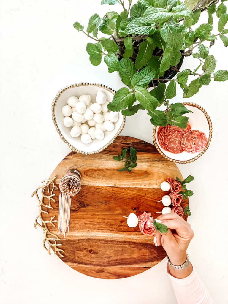 A BOARD FULL OF SALAME ROSES 