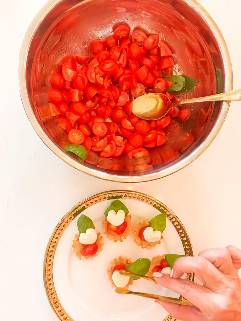 THE CUTEST CAPRESE TARTLETS EVER 