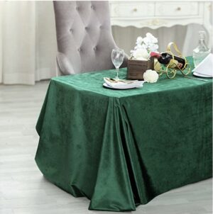 TABLECLOTHSFACTORY 90 x 132 Inch Hunter Green Rectangle Tablecloth