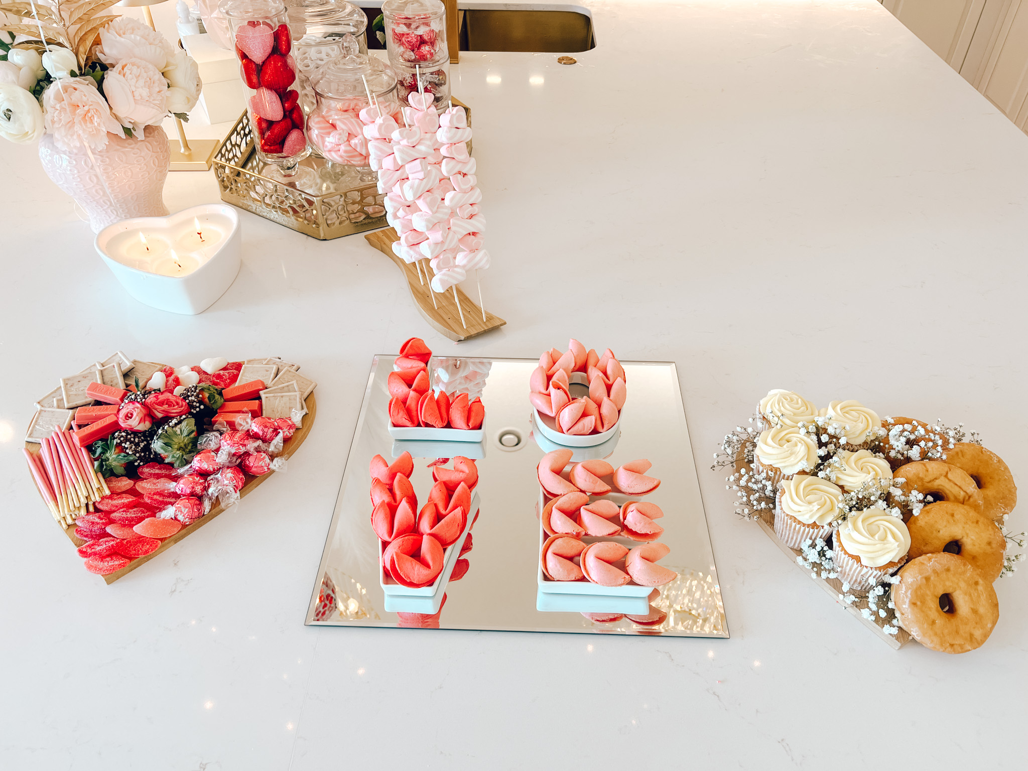 HEARTS & TREATS: A VALENTINE’S SWEETS TABLE EXTRAVAGANZA